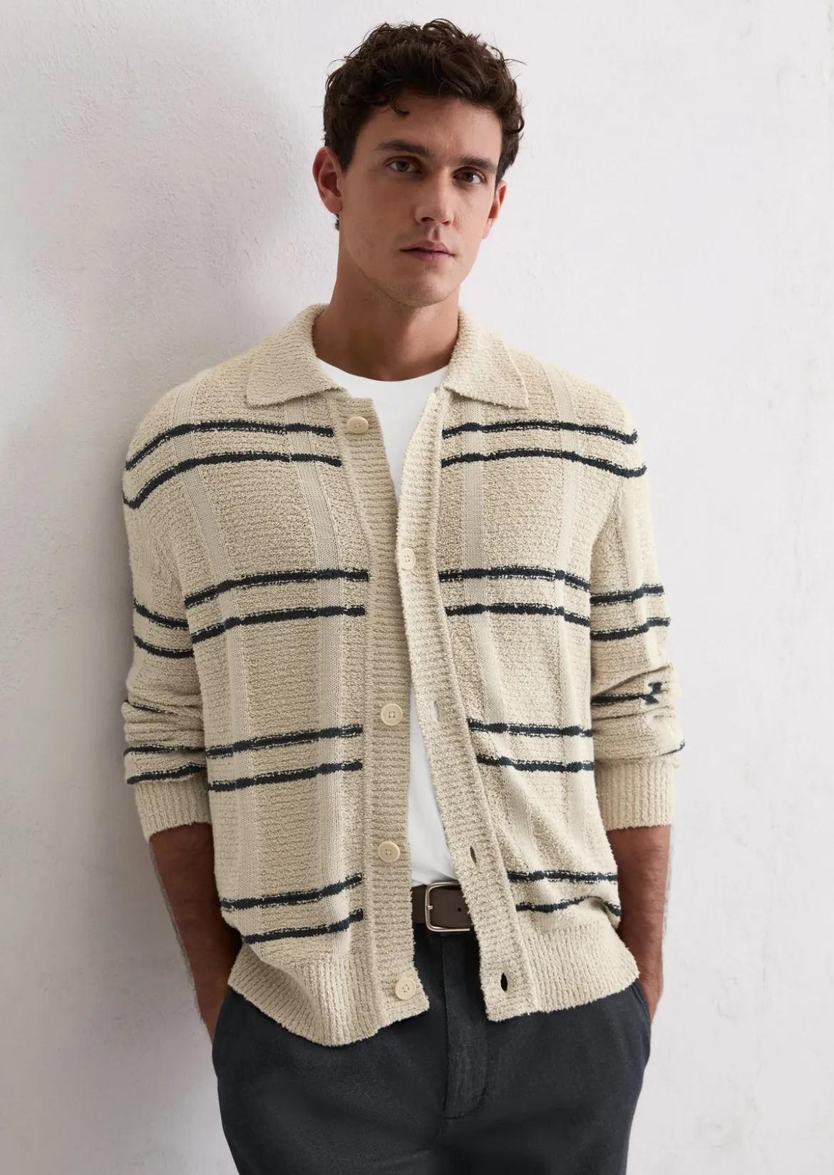 Strickjacke mit Kragen regular mit spannendem Struktur-Mix