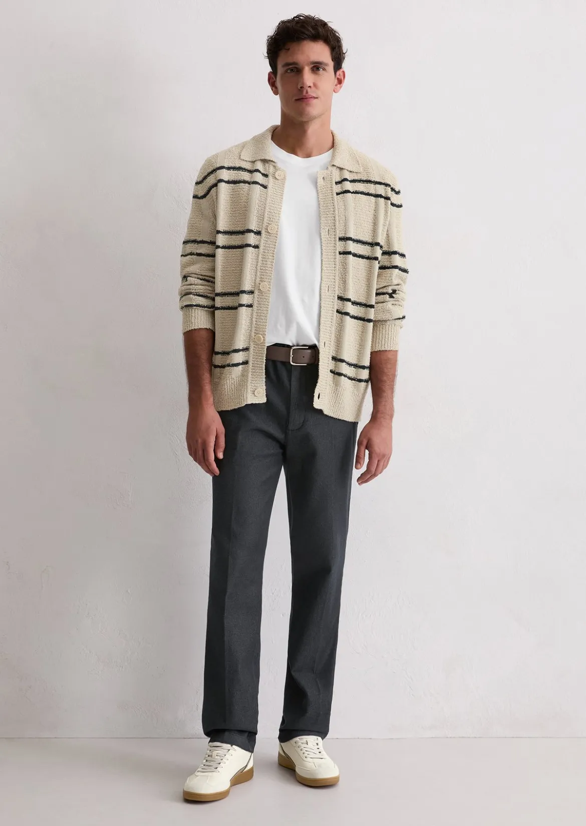 Strickjacke mit Kragen regular mit spannendem Struktur-Mix