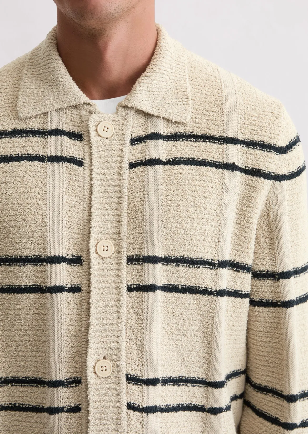 Strickjacke mit Kragen regular mit spannendem Struktur-Mix