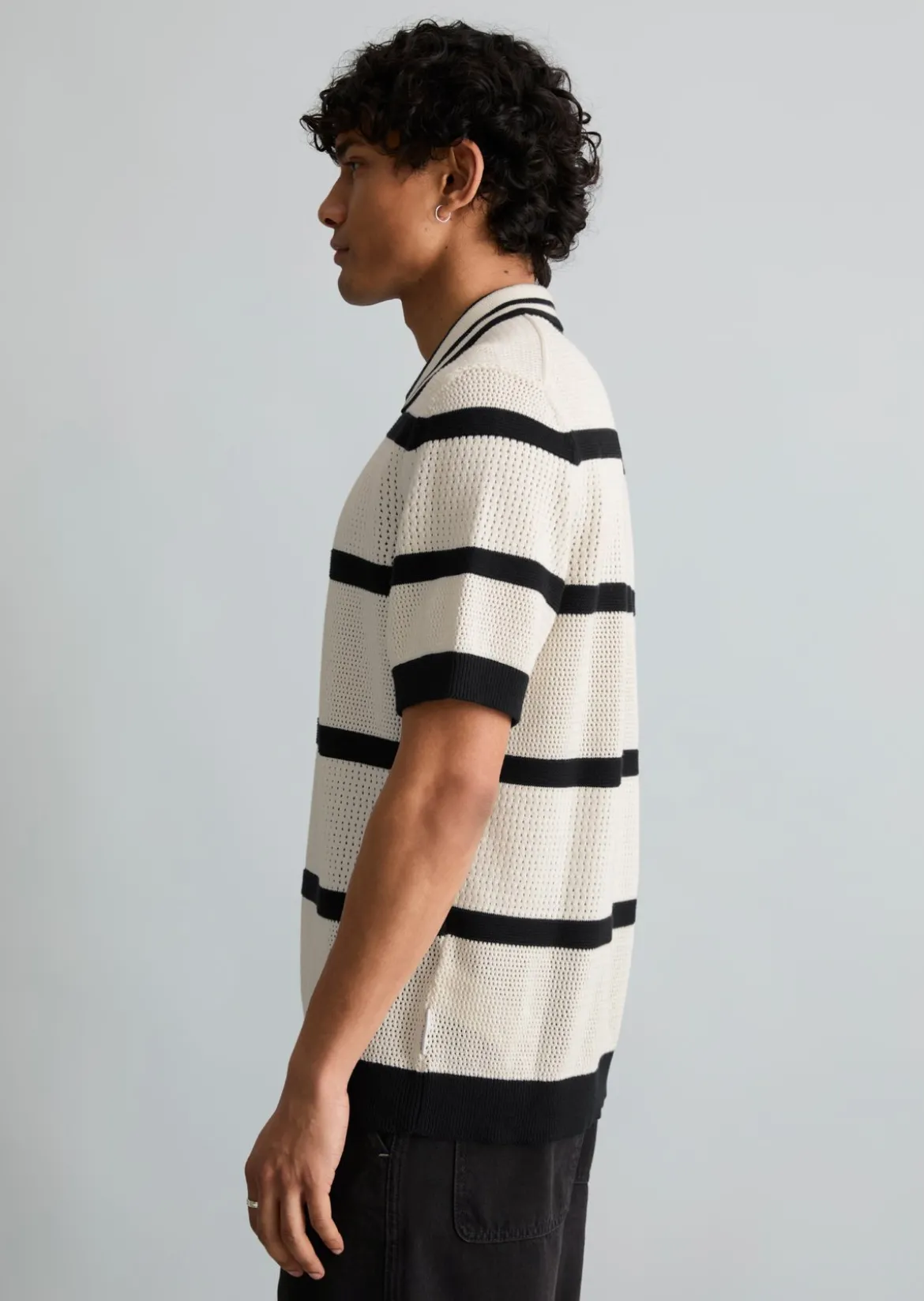 Strick-Poloshirt regular mit Strickvariationen und Streifen