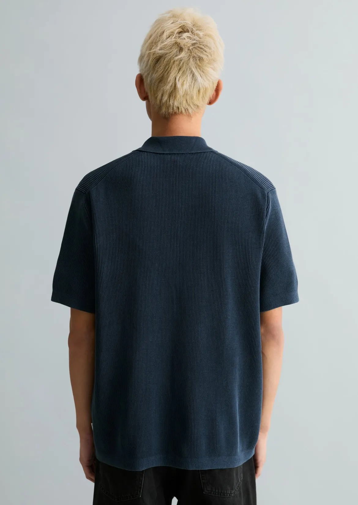 Strick-Poloshirt regular mit feiner Rippstruktur