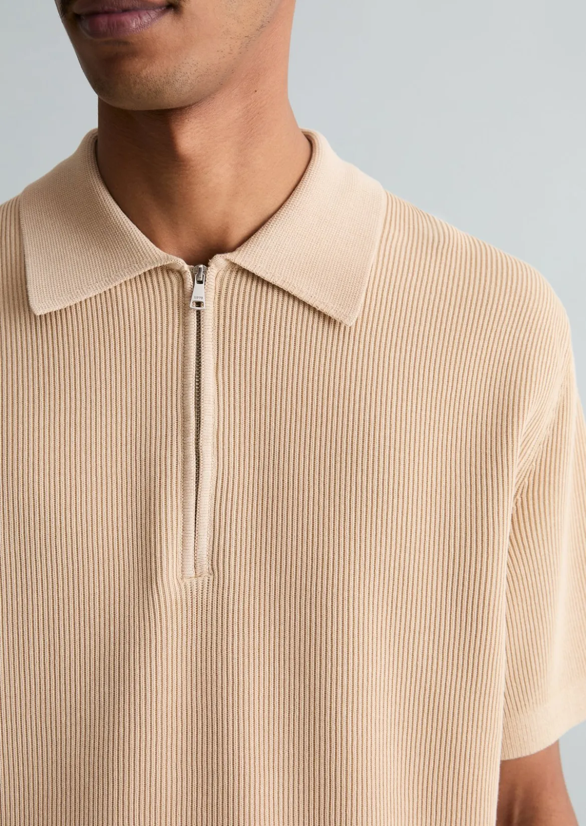 Strick-Poloshirt regular mit feiner Rippstruktur
