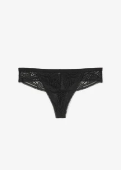 String mit zarter Spitze