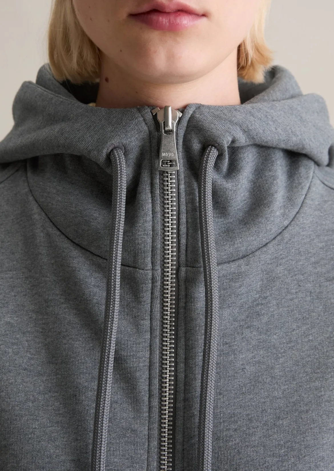 Sweatjacke mit Kapuze relaxed mit kuschelig gerauter Innenseite