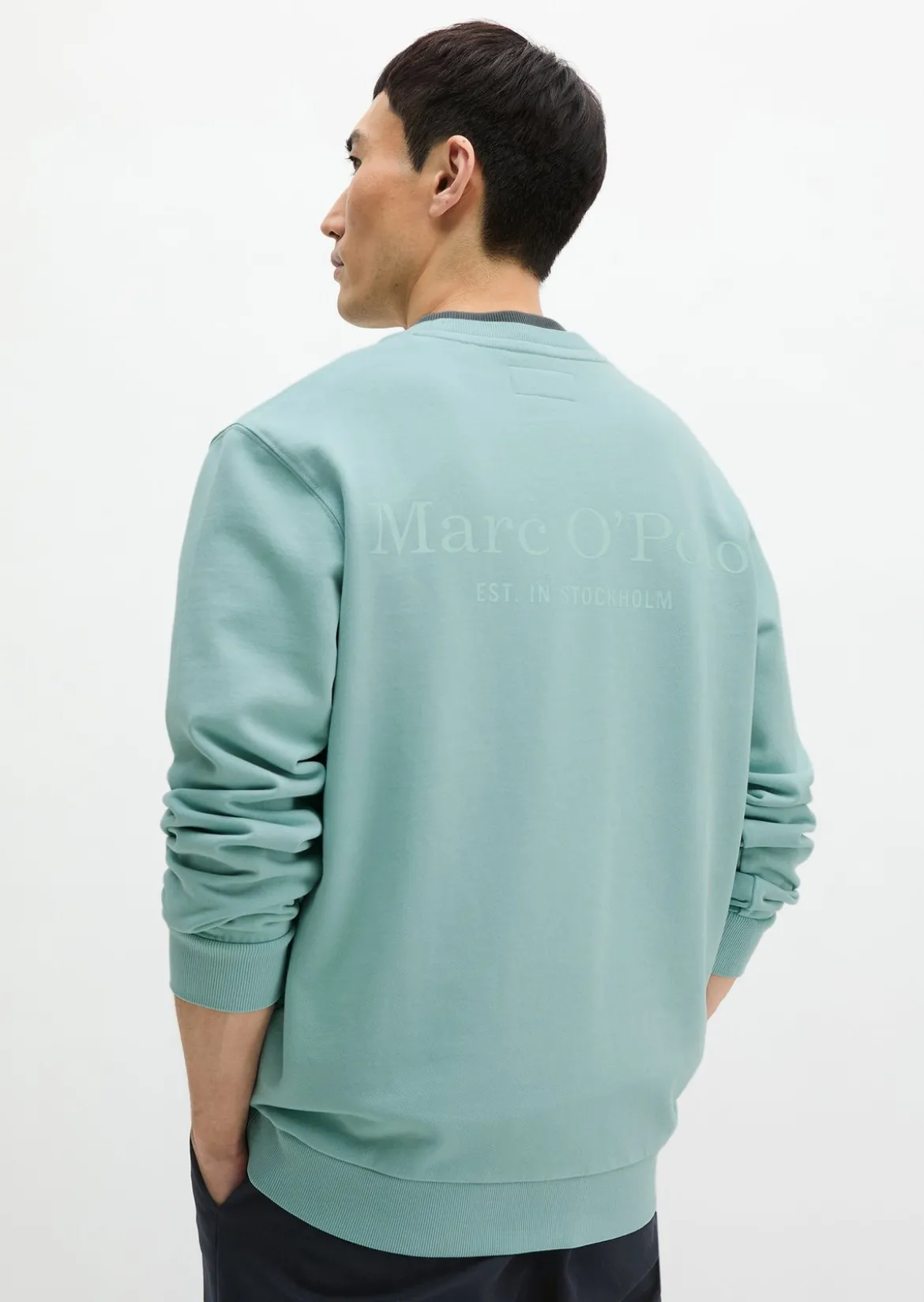 Sweatshirt regular garment-dyed mit Logoprint auf dem Rücken