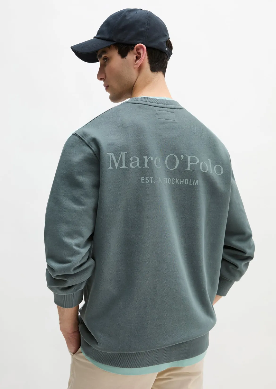 Sweatshirt regular garment-dyed mit Logoprint auf dem Rücken