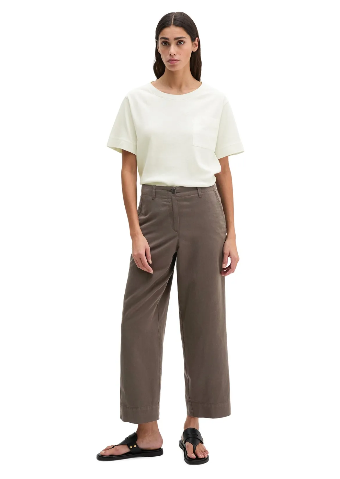 T-Shirt loose mit aufgesetzter Satin-Tasche