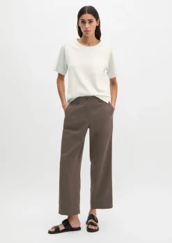 T-Shirt loose mit aufgesetzter Satin-Tasche
