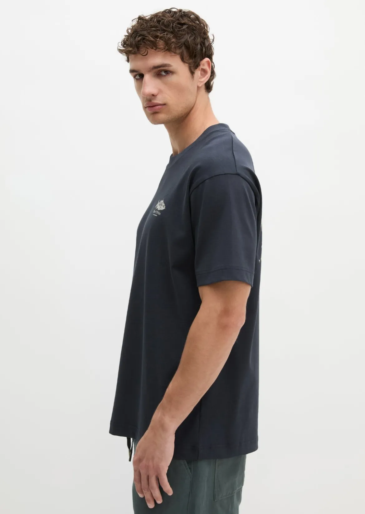 T-Shirt loose mit Fisch-Rückenprint