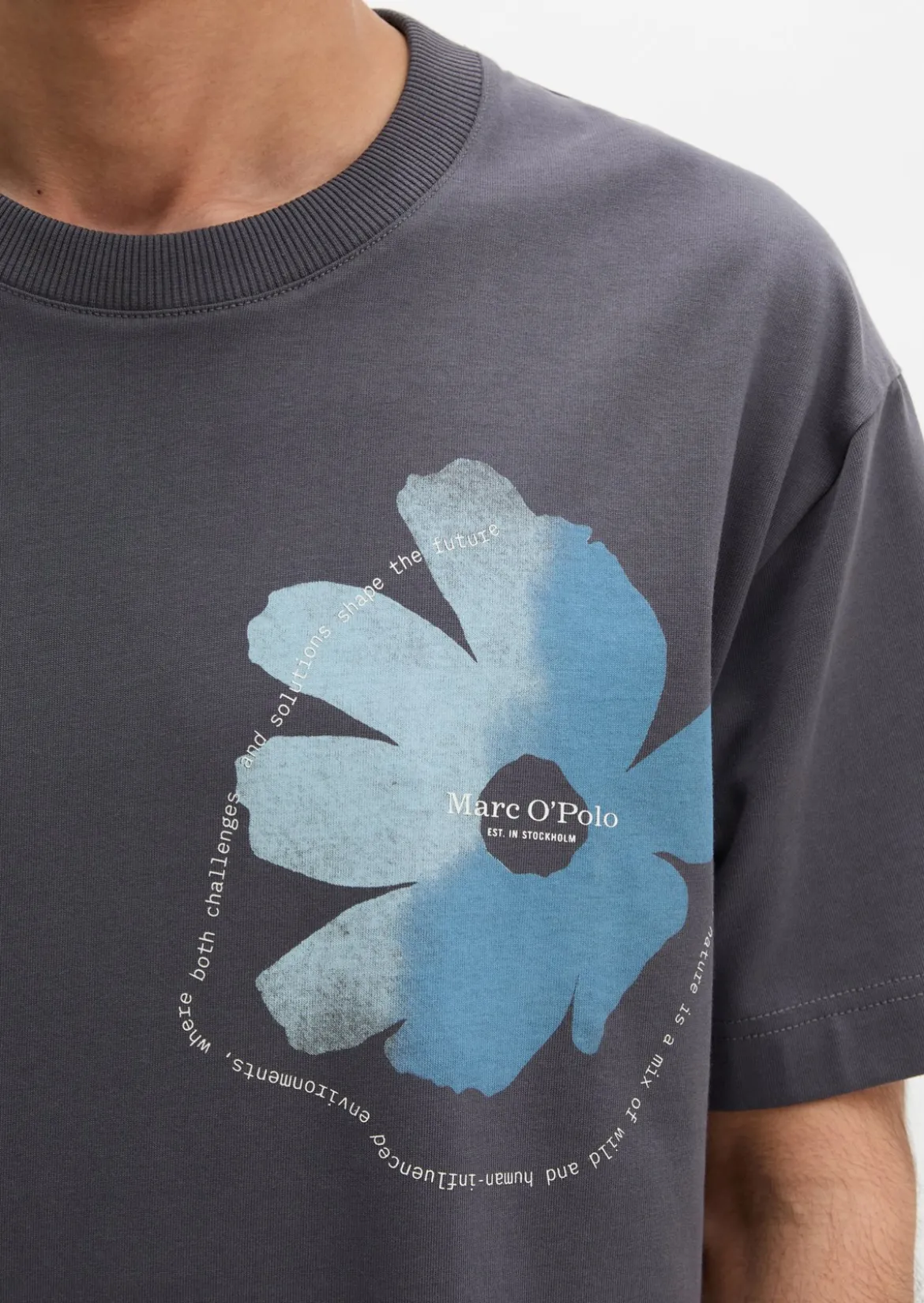 T-Shirt loose mit floralem Brustprint