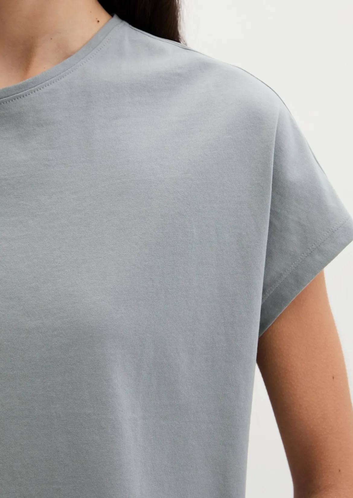 T-Shirt regular aus Material-Mix