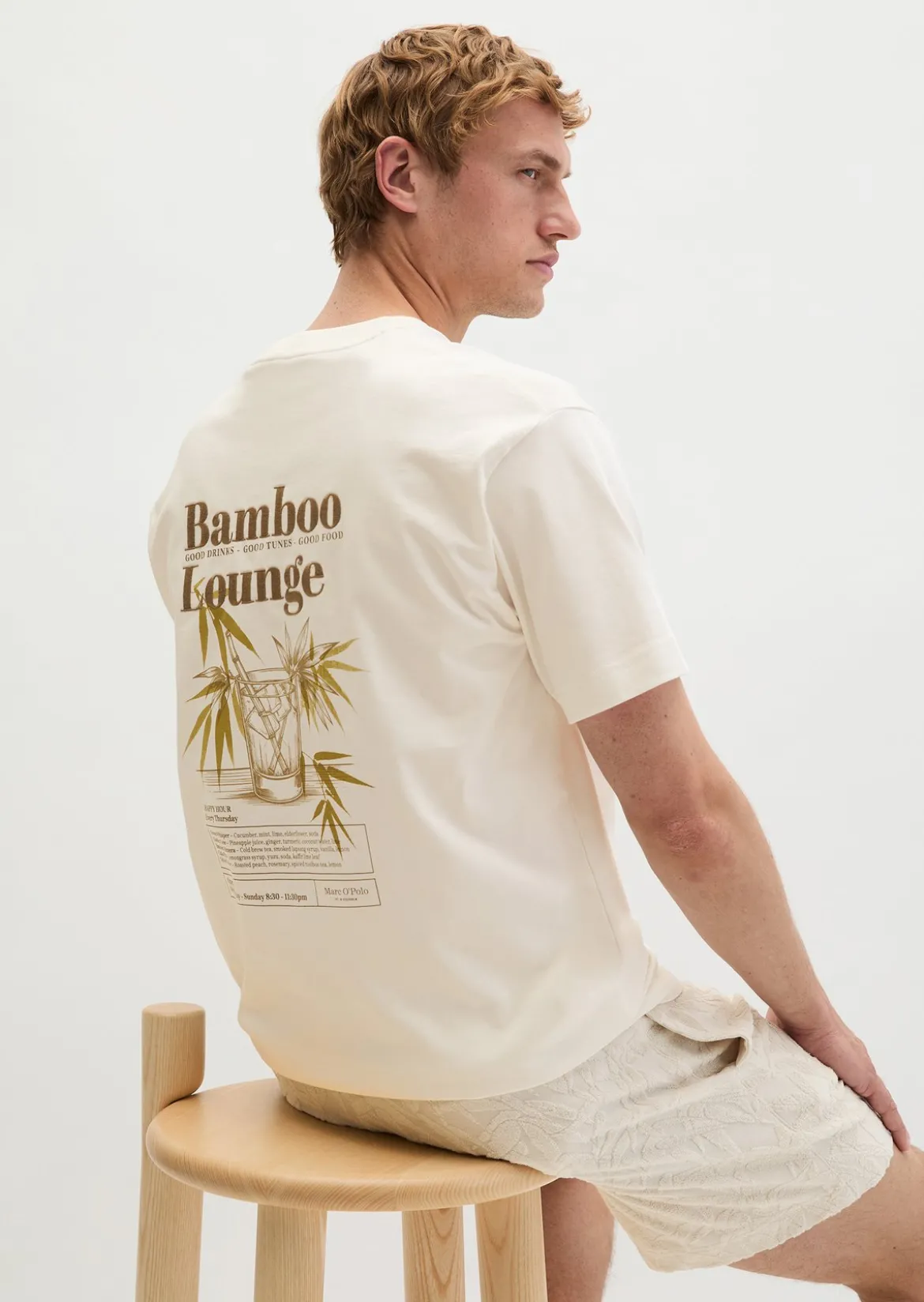 T-Shirt relaxed mit saisonalem Rückenprint