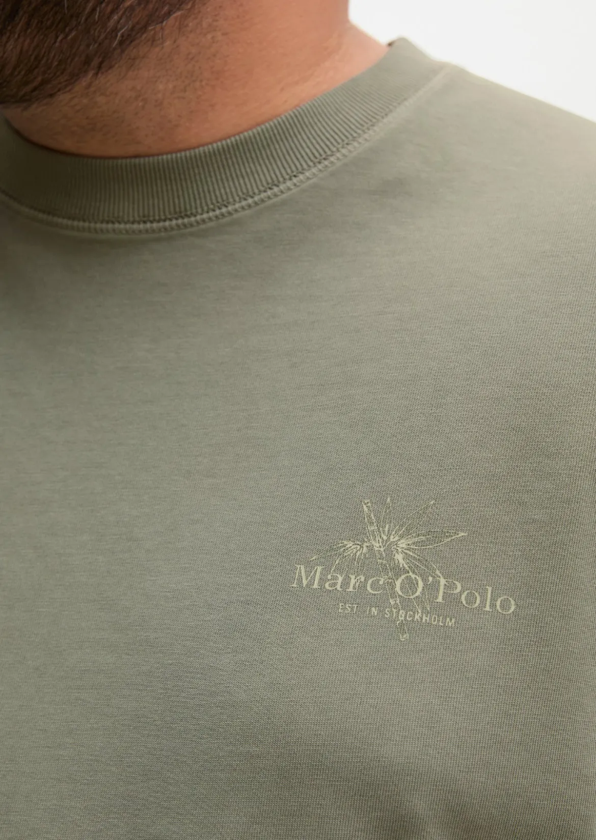T-Shirt relaxed mit saisonalem Rückenprint