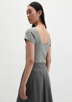 T-Shirt slim aus elastischem Rippjersey