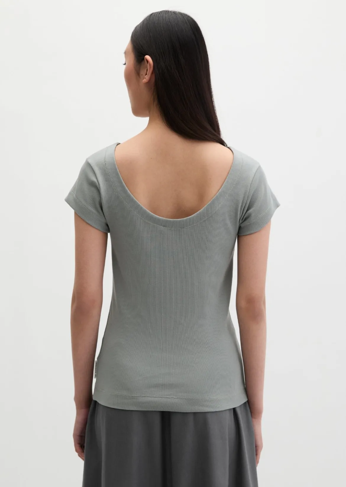 T-Shirt slim aus elastischem Rippjersey