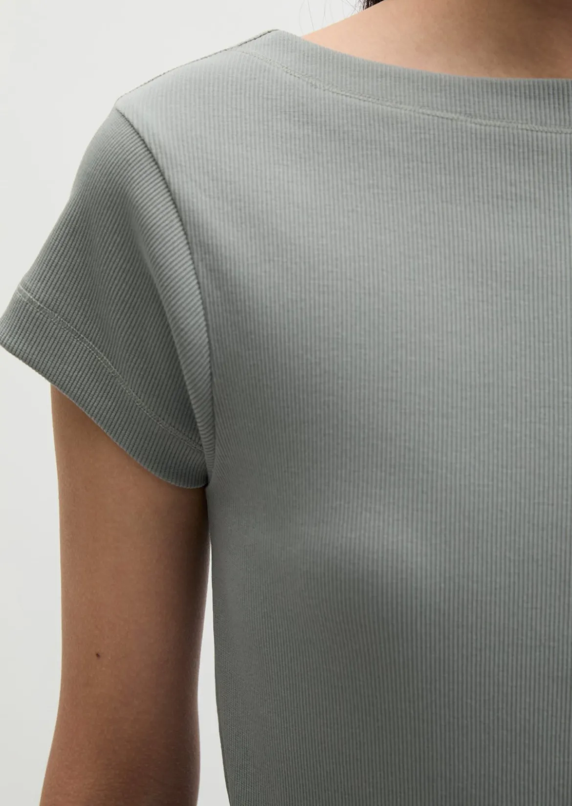 T-Shirt slim aus elastischem Rippjersey