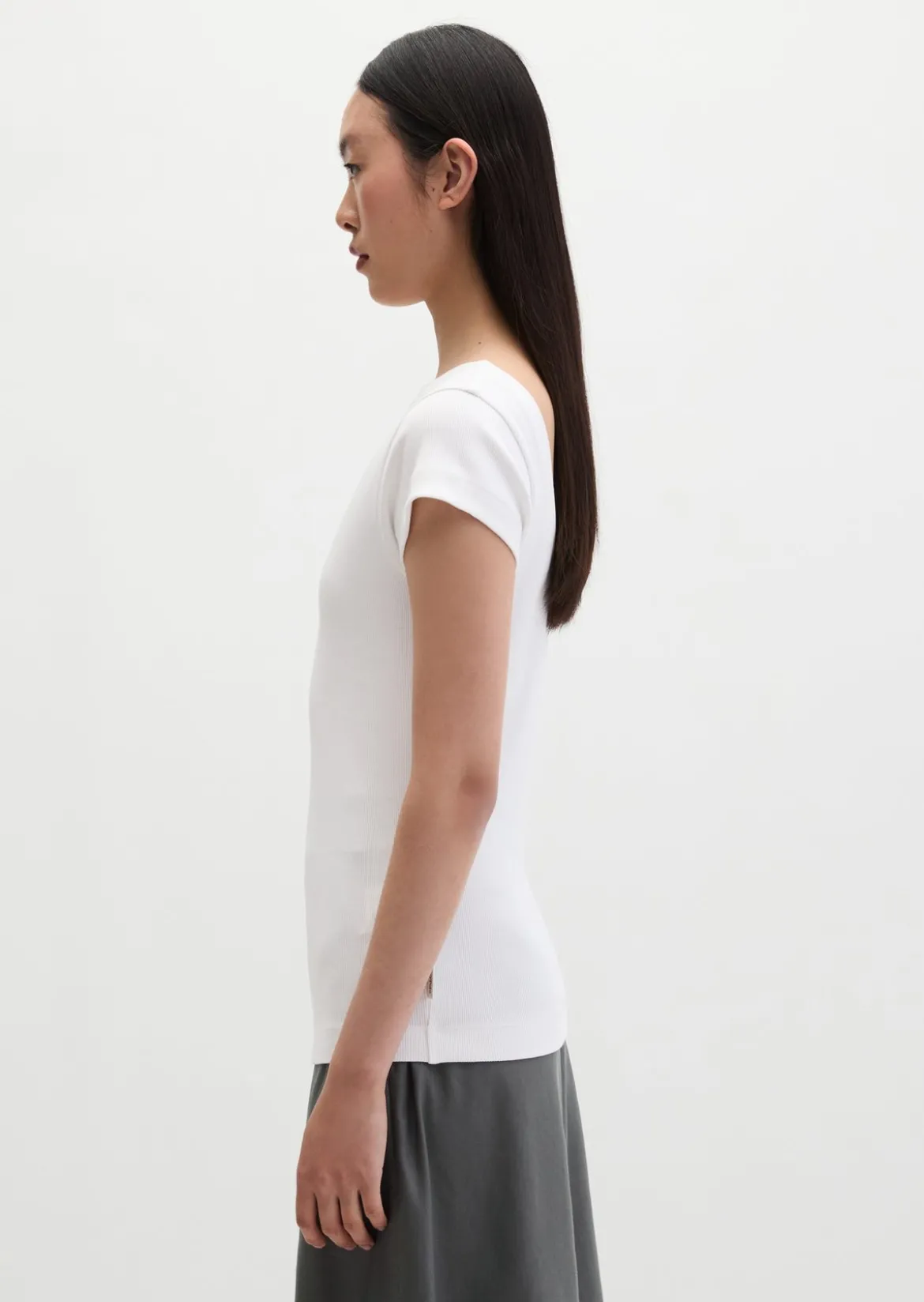 T-Shirt slim aus elastischem Rippjersey