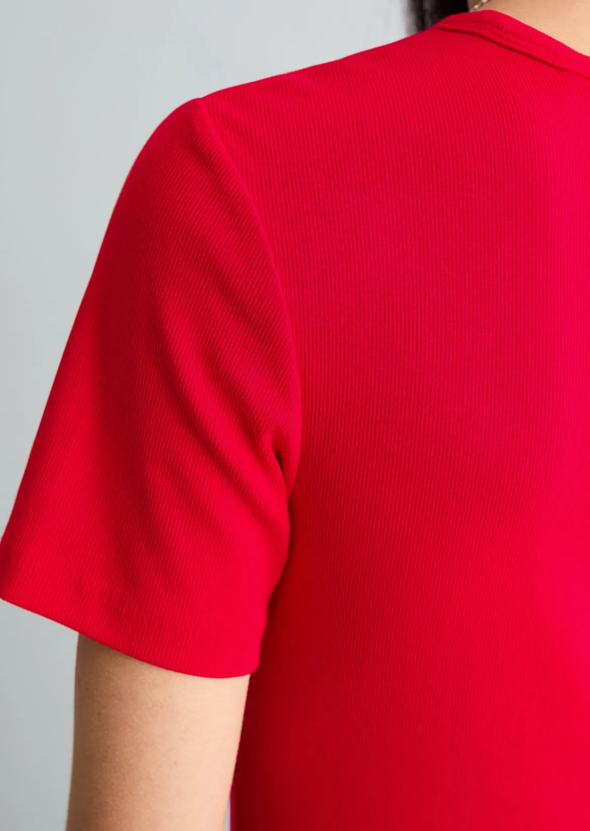 T-Shirt slim aus weichem Rippjersey