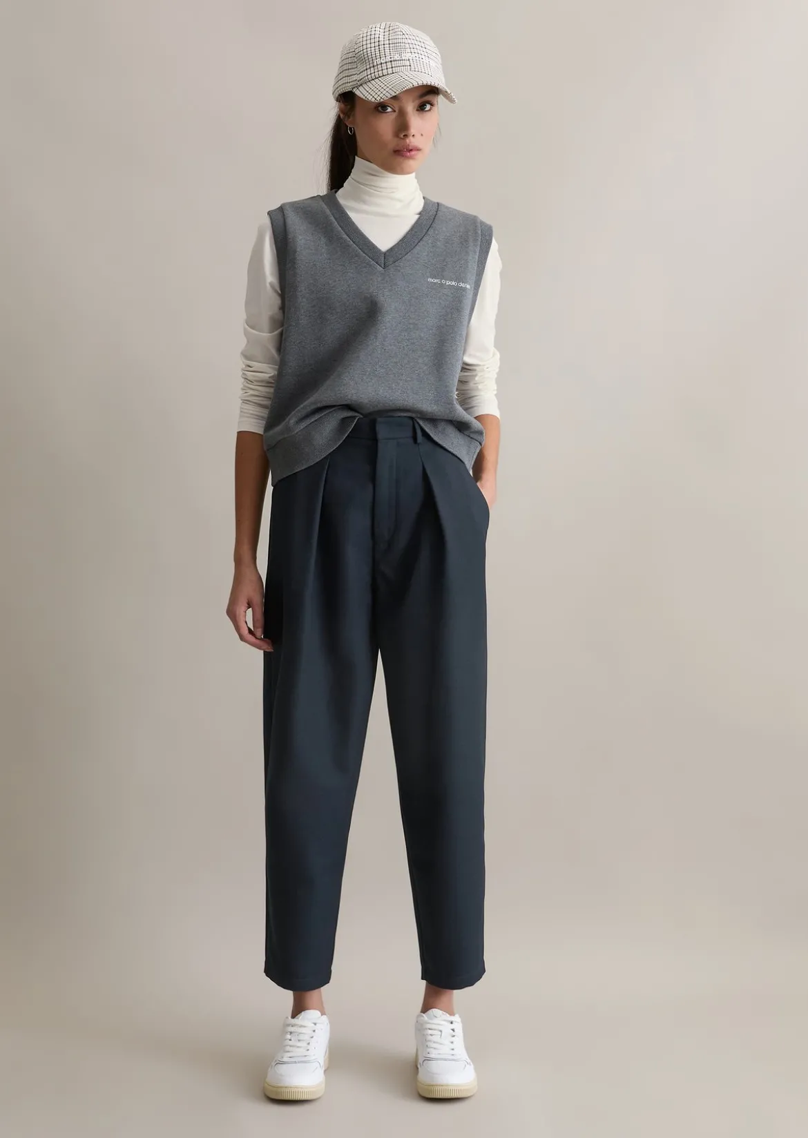 Twill-Anzughose tapered aus recyceltem Polyester mit Viskose