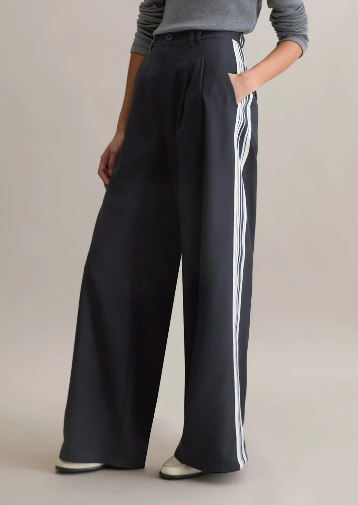 Twill-Bundfaltenhose relaxed mit LENZING™ ECOVERO™