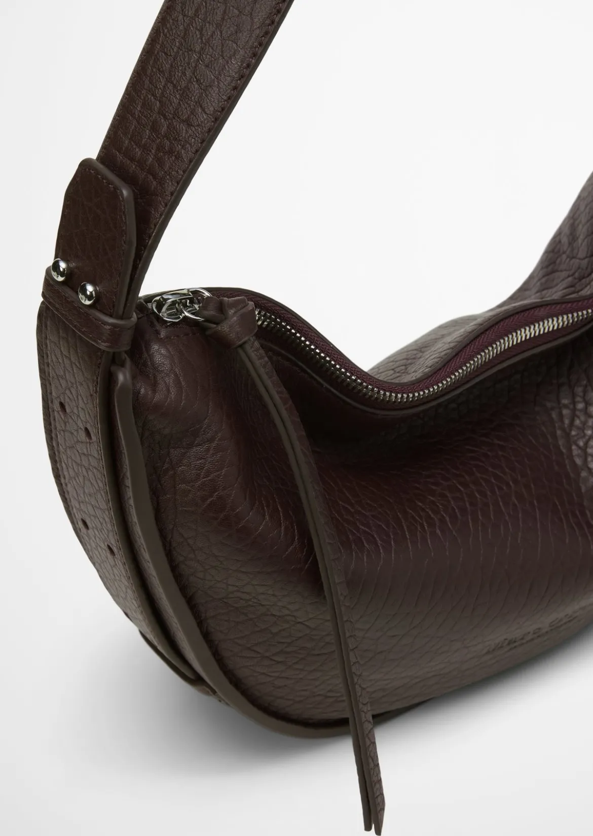 Umhängetasche medium im Slouchy-Shape mit festem Boden