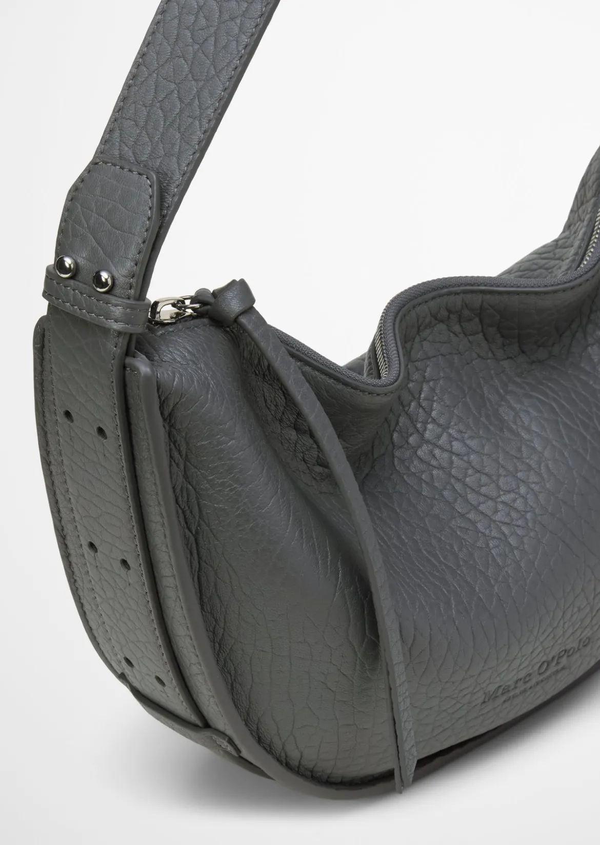 Umhängetasche medium im Slouchy-Shape mit festem Boden
