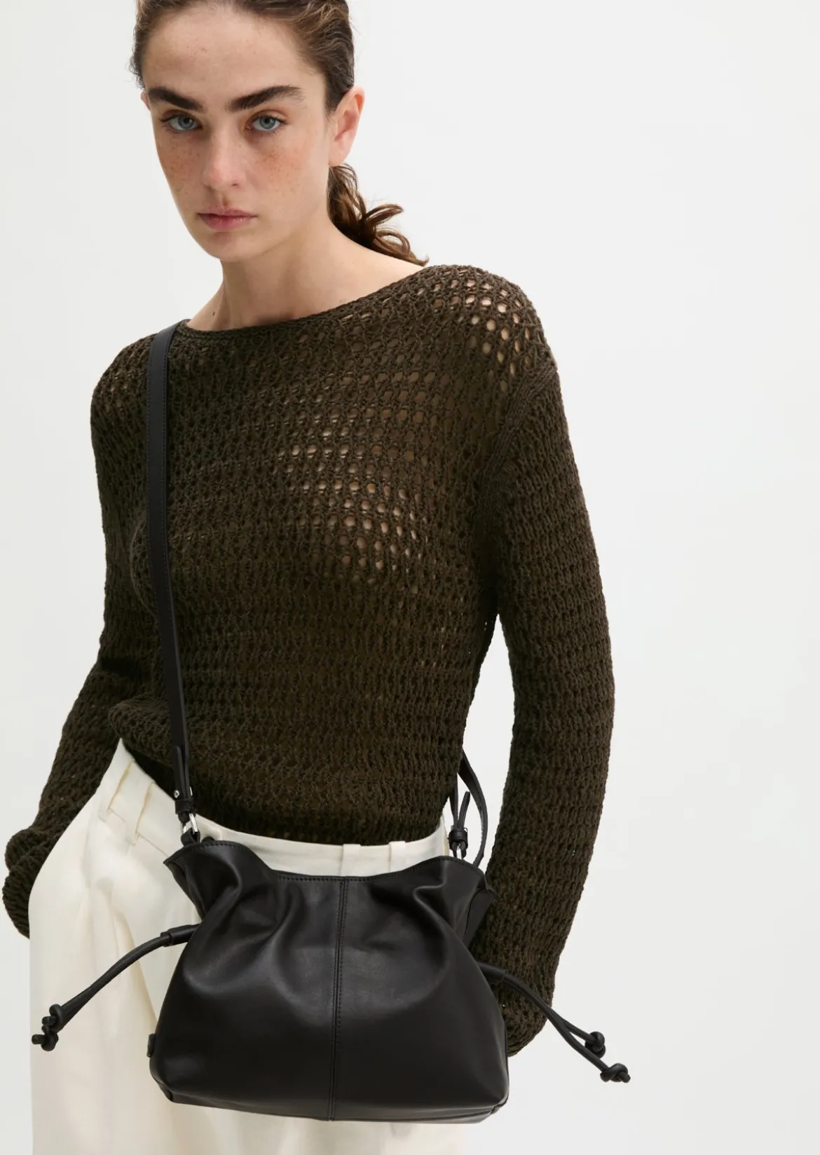 Umhängetasche Model Simona small aus weichem Rindleder