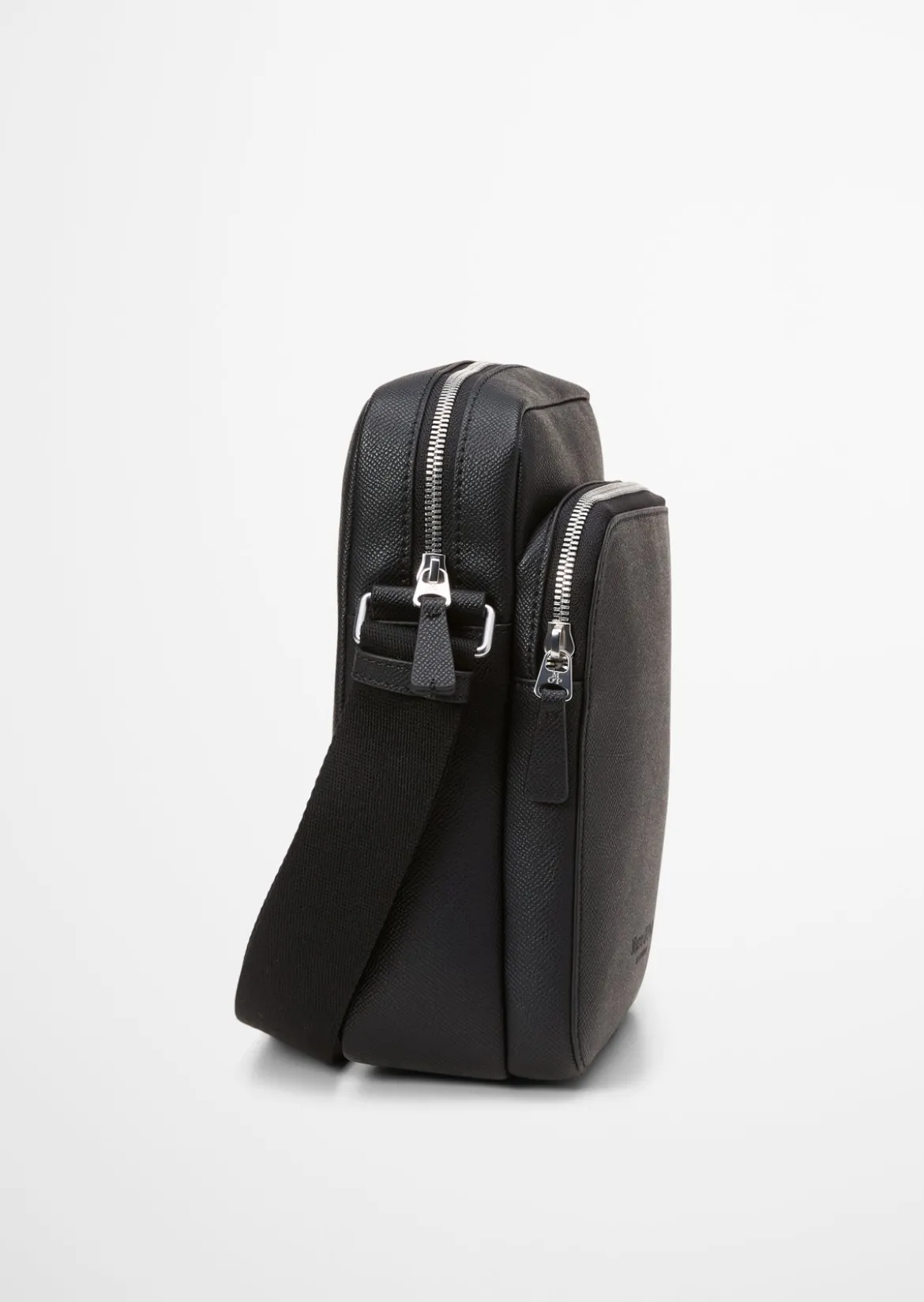 Umhängetasche small aus einer Lederalternative aus recyceltem Polyester