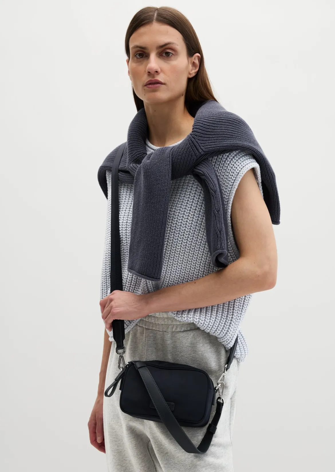Umhängetasche small aus recyceltem Material