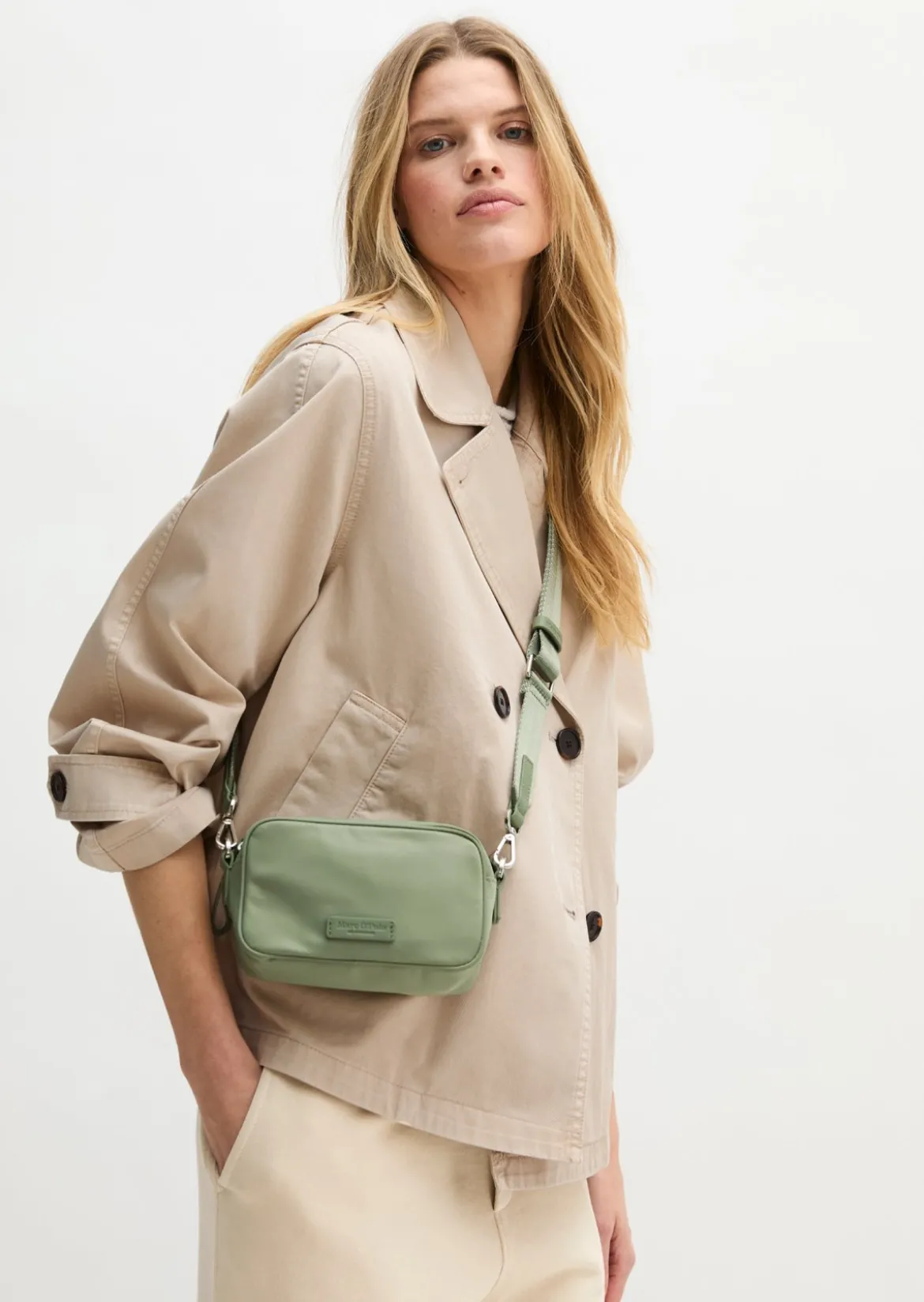 Umhängetasche small aus recyceltem Material