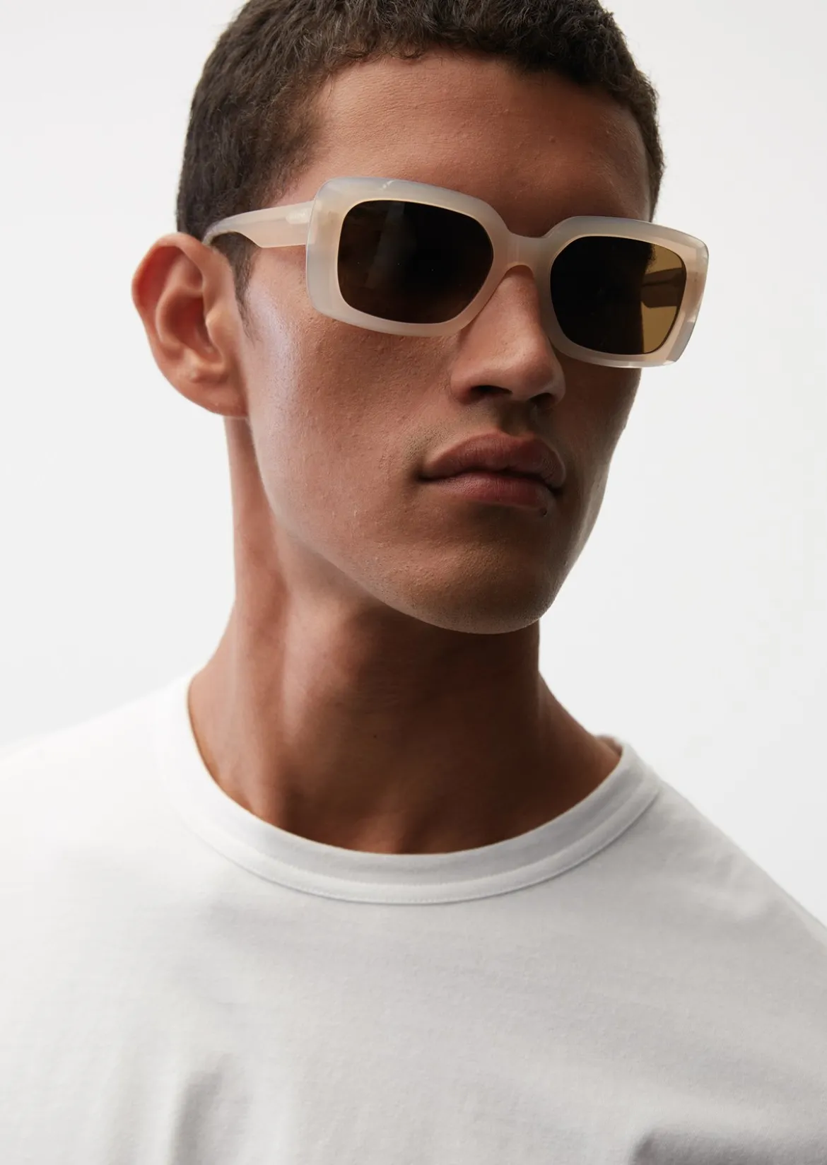 Unisex-Sonnenbrille mit breitem Bio-Acetat-Rahmen