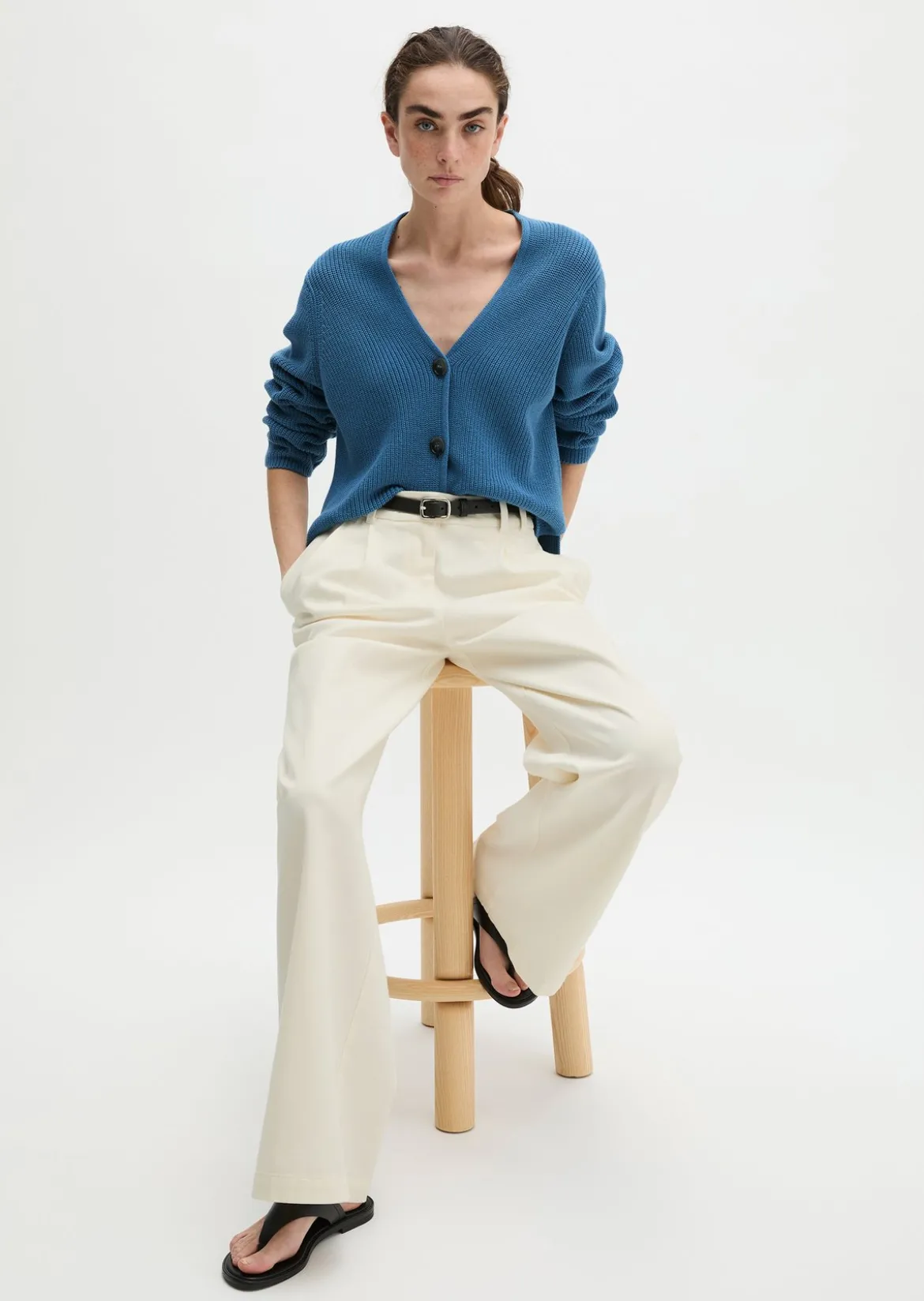 V-Neck-Cardigan relaxed aus Heavy-Weight-Organic-Cotton