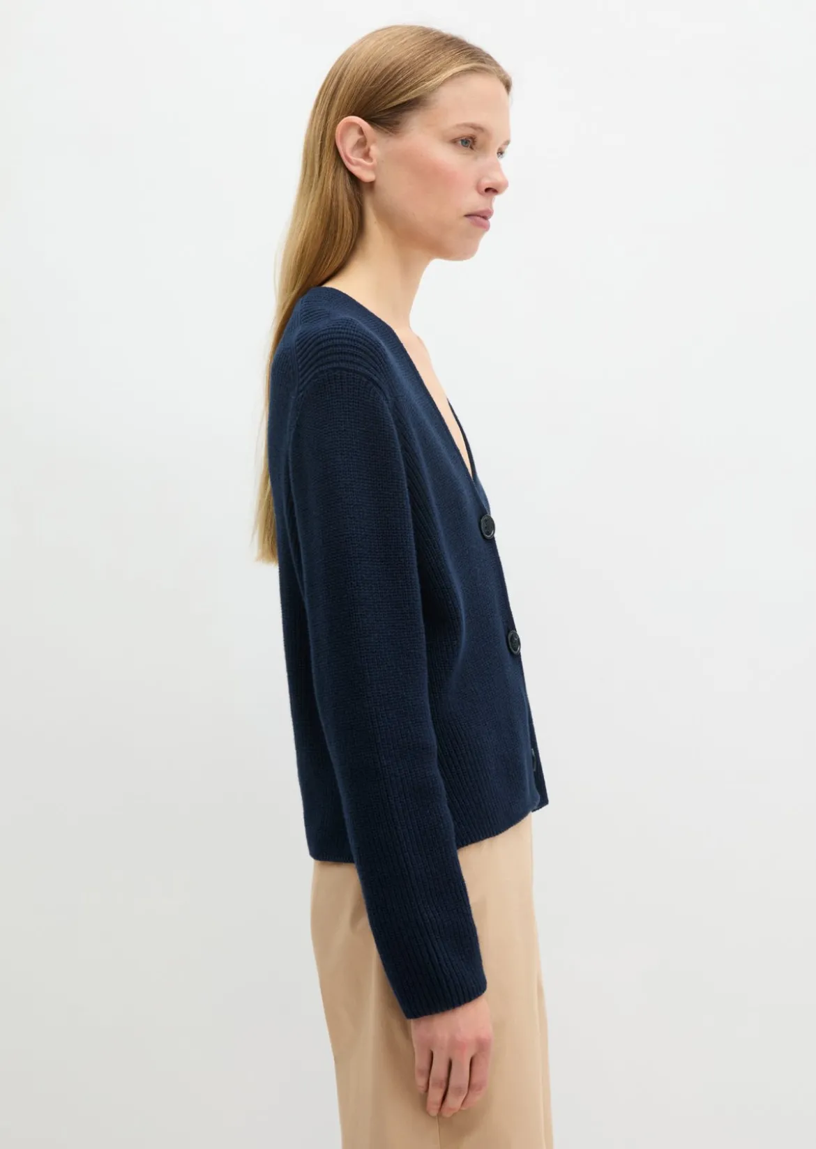 V-Neck-Cardigan relaxed aus Heavy-Weight-Organic-Cotton