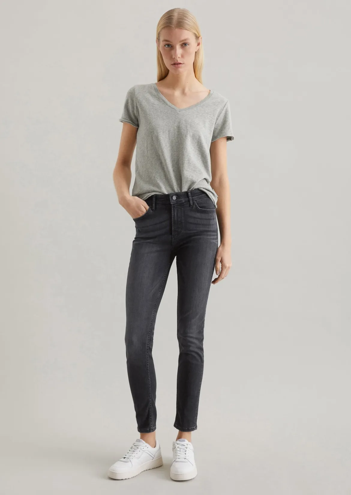 V-Neck-T-Shirt regular aus Organic Cotton Slub Jersey