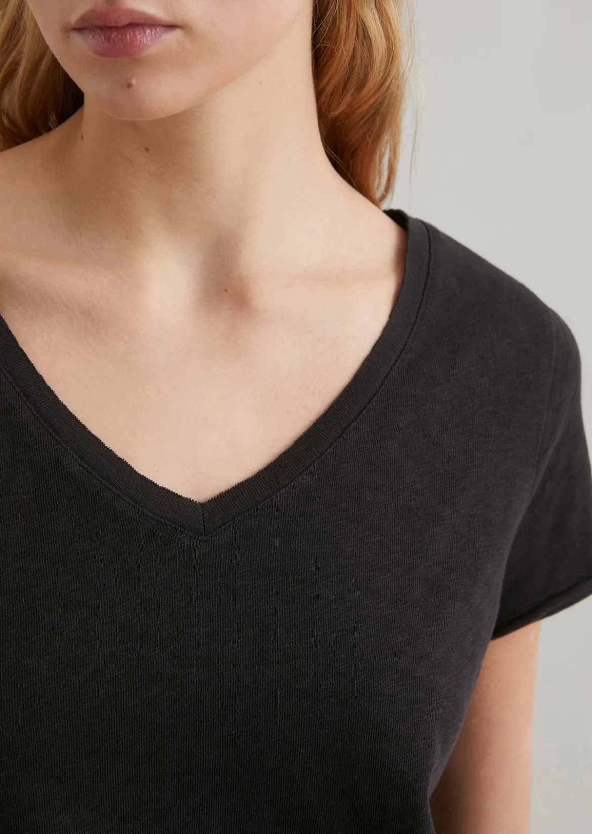 V-Neck-T-Shirt regular aus Organic Cotton Slub Jersey
