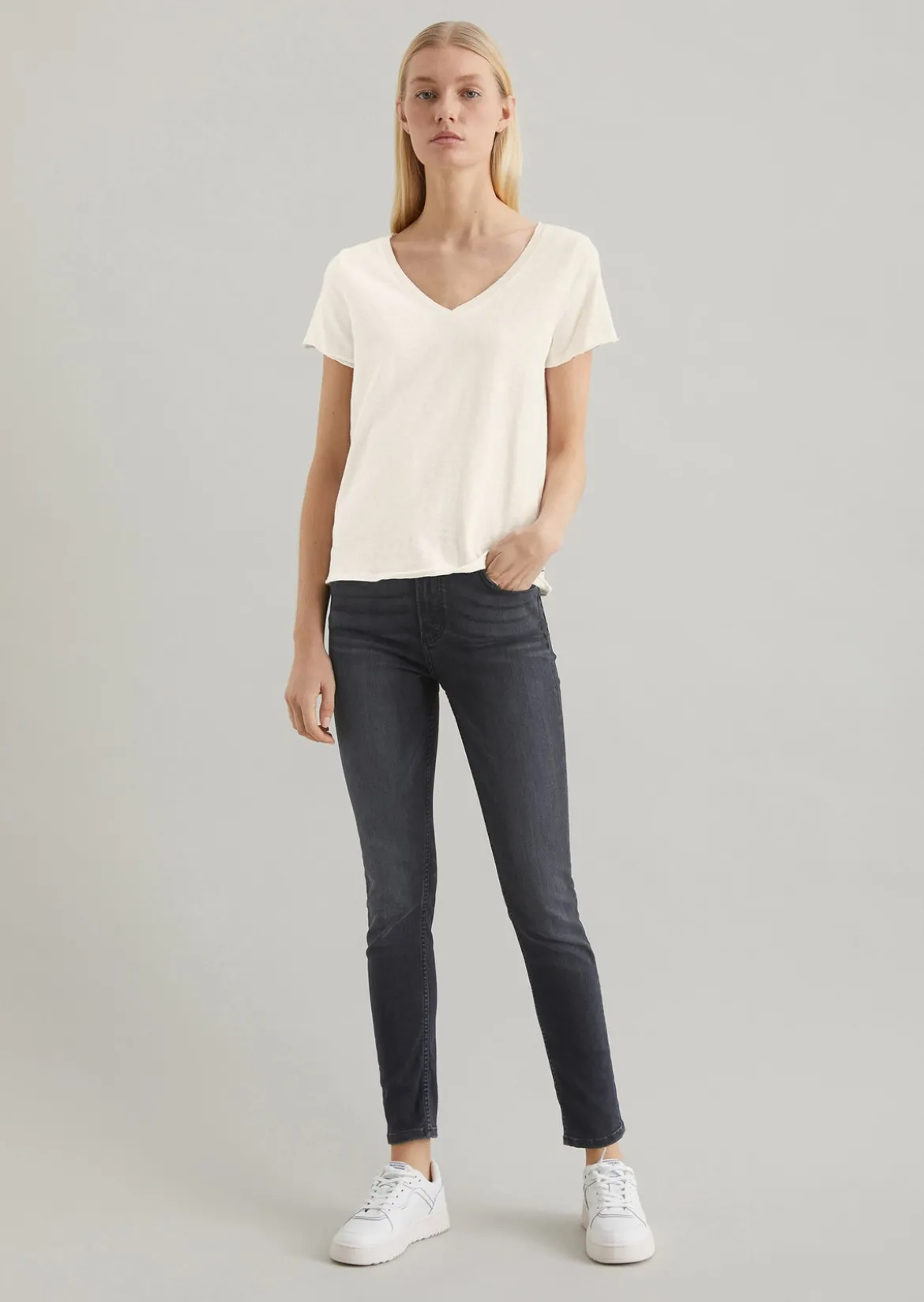 V-Neck-T-Shirt regular aus Organic Cotton Slub Jersey