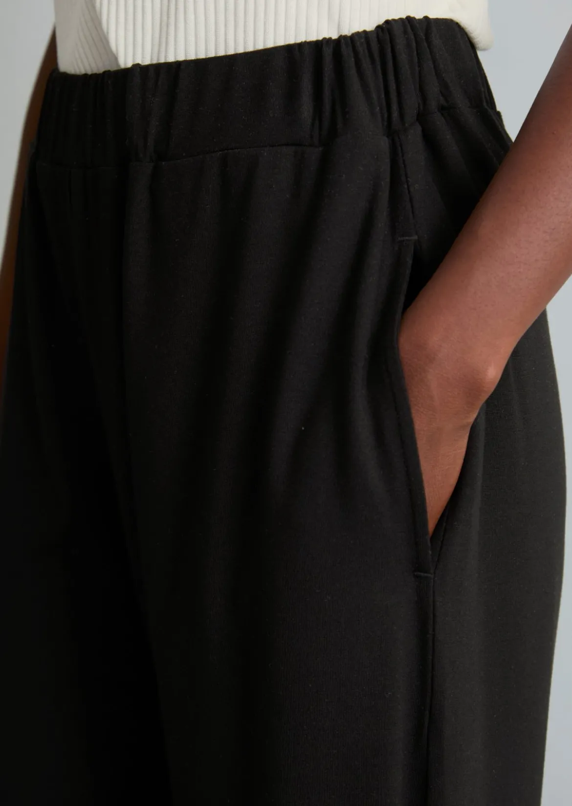 Weite Jerseyhose aus LENZING™ ECOVERO™