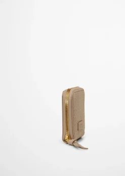 Zipper-Geldbörse aus markant genarbtem Schafleder